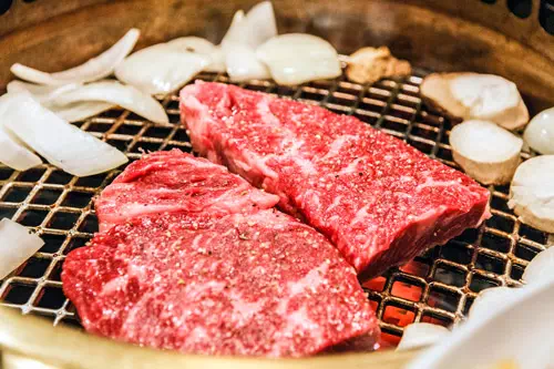 Yakiniku : restaurant de barbecue, boeuf de kobe grille